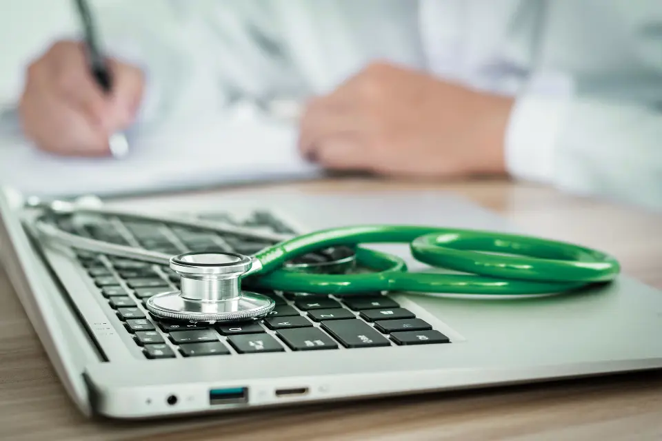 Benefícios de ter um Site Profissional para Médicos